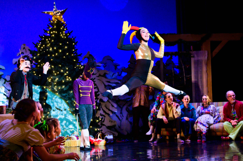 Harlequin performer in the Green Mountain Nutcracker